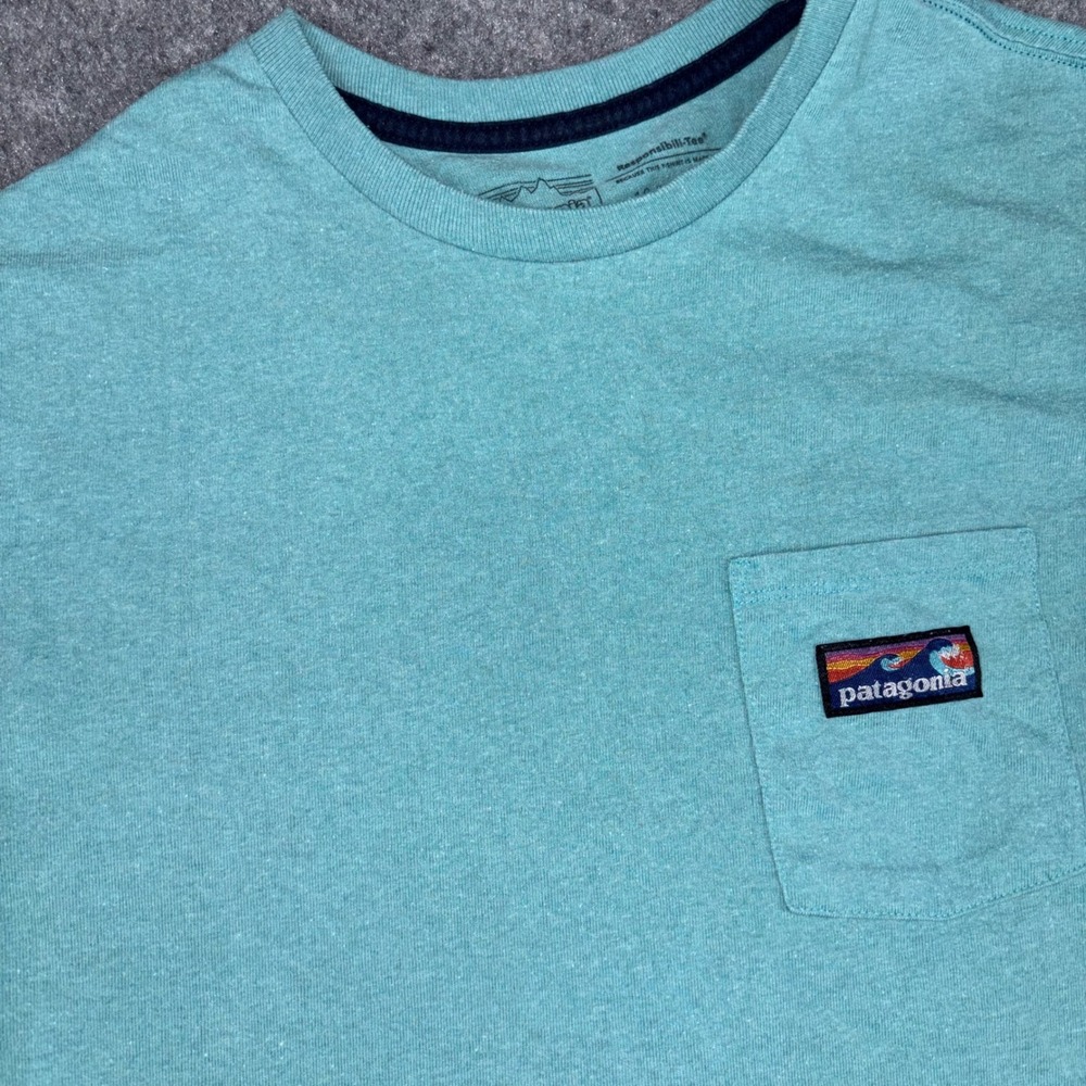 Patagonia Pocket T Shirt Mens Medium Teal Blue Short Sleeve Wave Logo Casual Tee